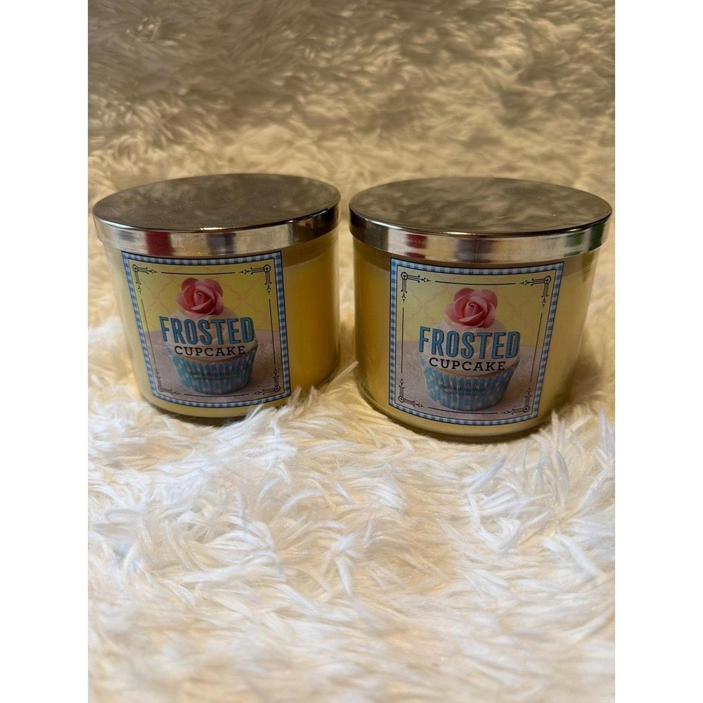 frosted cupcake candle bath body works set of 2